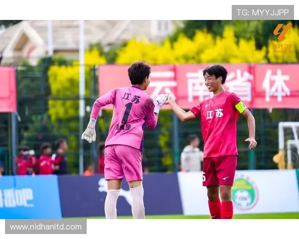 新爱体育官方网站：打造一站式体育社区交流平台，分享运动精彩瞬间